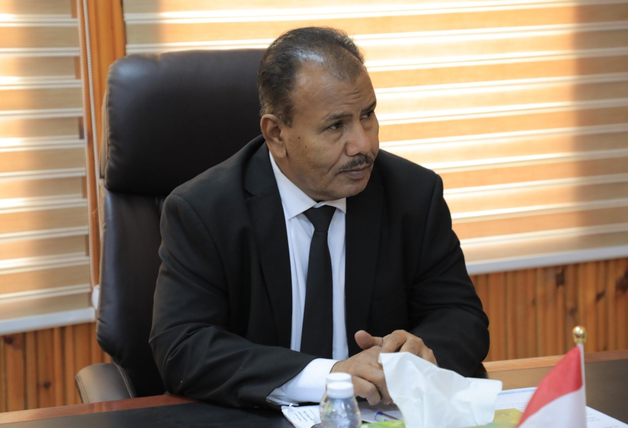 الوكيل العامري يطّلع على آلية توزيع أكثر من 46 ألف سلة غذائية بتمويل مركز الملك سلمان للإغاثة الوكيل العامري يطّلع على آلية توزيع أكثر من 46 ألف سلة غذائية بتمويل مركز الملك سلمان للإغاثة