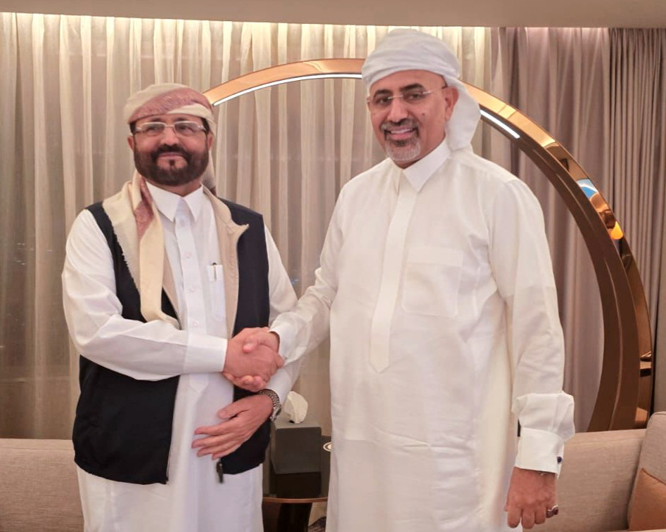 الرئيس الزُبيدي والشيخ العرادة يؤكدان ضرورة معالجة الأوضاع الاقتصادية في البلاد الرئيس الزُبيدي والشيخ العرادة يؤكدان ضرورة معالجة الأوضاع الاقتصادية في البلاد