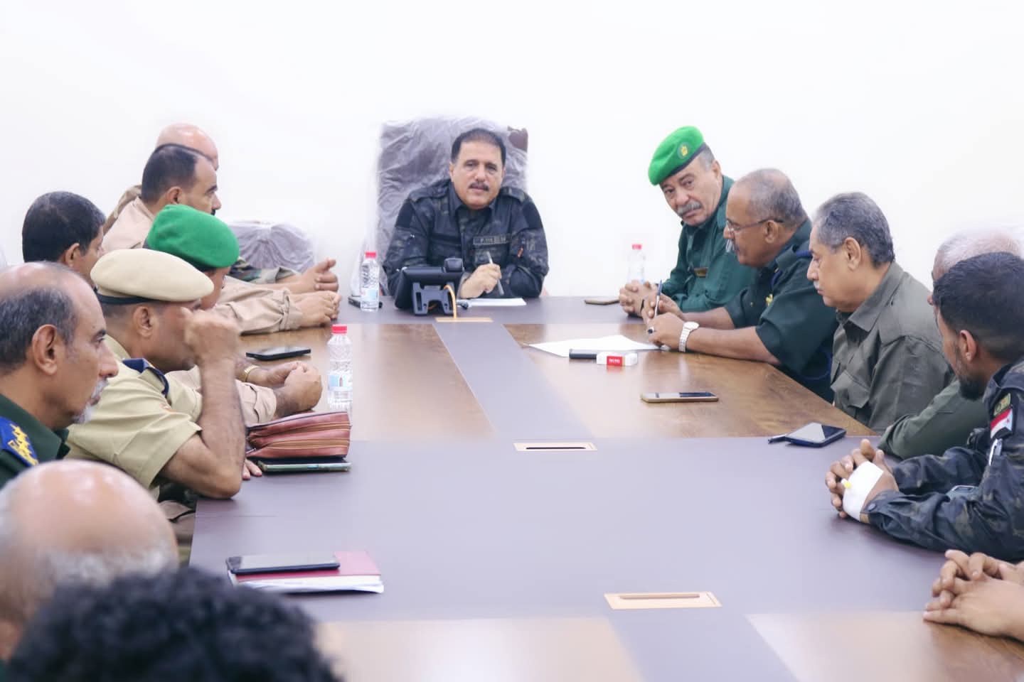 اجتماع أمني موسع في عدن برئاسة العميد جبر لبحث التحديات الأمنية وتعزيز الاستقرار اجتماع أمني موسع في عدن برئاسة العميد جبر لبحث التحديات الأمنية وتعزيز الاستقرار