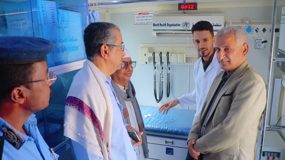 بحضور مدير عام مديرية سيئون :مؤسسة دار الشفاء الطبية تقيم العيادة الطبية المتنقلة لمكافحة التدخين بمدينة سيئون. بحضور مدير عام مديرية سيئون :مؤسسة دار الشفاء الطبية تقيم العيادة الطبية المتنقلة لمكافحة التدخين بمدينة سيئون.