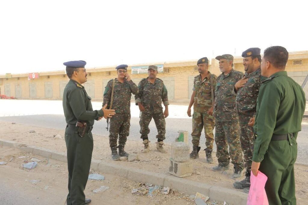 نائب مدير عام الأمن بوادي حضرموت يتفقد الوحدات الأمنية بمناسبة عيد الاضحى المبارك نائب مدير عام الأمن بوادي حضرموت يتفقد الوحدات الأمنية بمناسبة عيد الاضحى المبارك