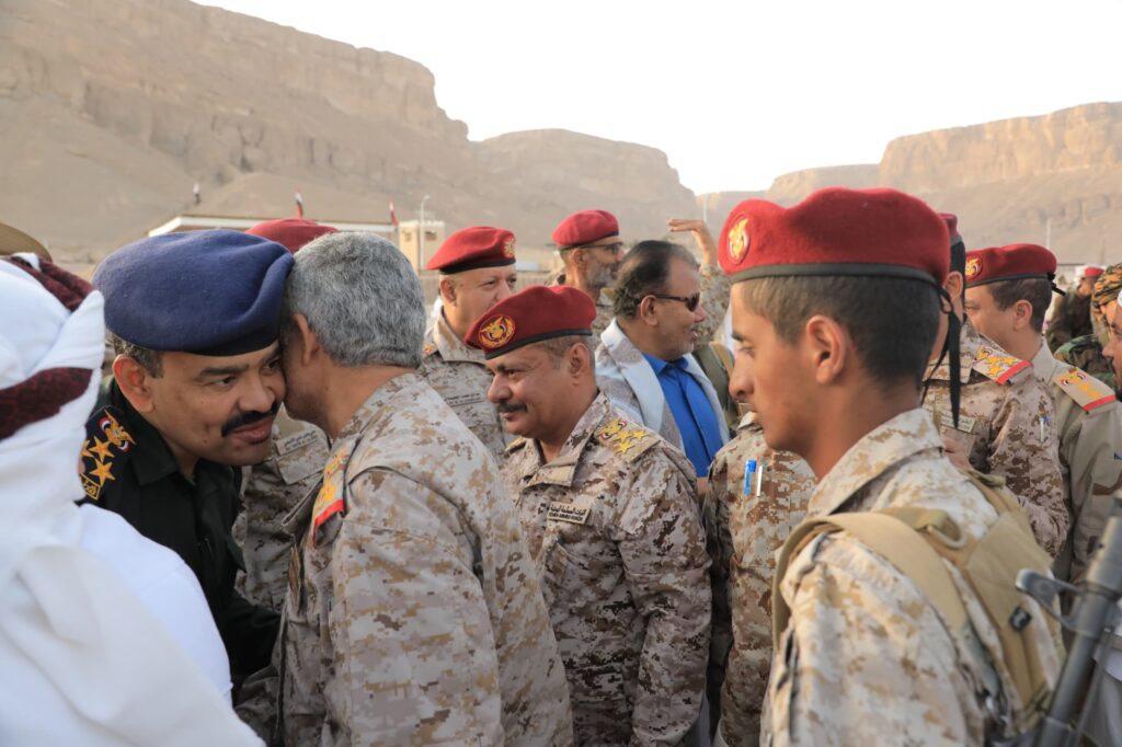 نائب مدير عام الأمن بوادي حضرموت يتفقد الوحدات الأمنية بمناسبة عيد الاضحى المبارك نائب مدير عام الأمن بوادي حضرموت يتفقد الوحدات الأمنية بمناسبة عيد الاضحى المبارك