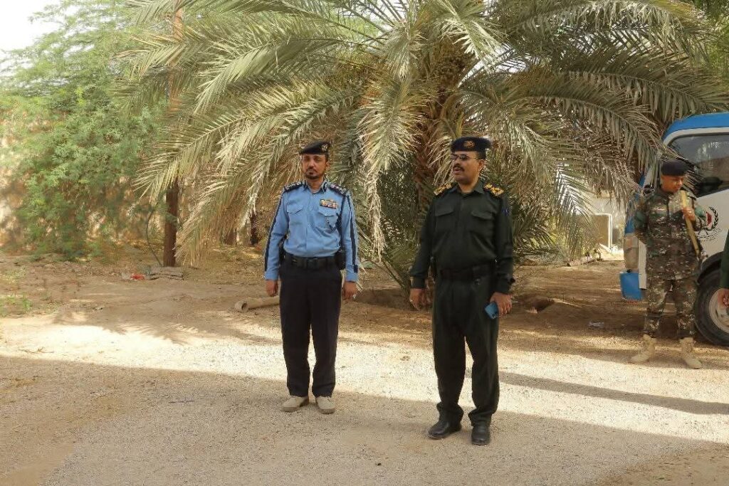 نائب مدير عام الأمن بوادي حضرموت يتفقد الوحدات الأمنية بمناسبة عيد الاضحى المبارك نائب مدير عام الأمن بوادي حضرموت يتفقد الوحدات الأمنية بمناسبة عيد الاضحى المبارك