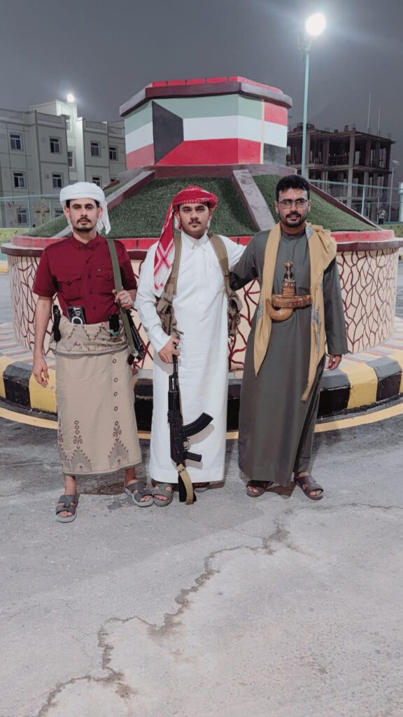 مشايخ ومرجعيات قبائل يافع بني مالك وآل هرهره حضرموت في زيارة لمنصب سادة ومنصب عينات ومقدم طائلة بني ظنة للتهنئة والمعاودة بمناسبة عيد الأضحى المبارك "شاهد الصور" مشايخ ومرجعيات قبائل يافع بني مالك وآل هرهره حضرموت في زيارة لمنصب سادة ومنصب عينات ومقدم طائلة بني ظنة للتهنئة والمعاودة بمناسبة عيد الأضحى المبارك "شاهد الصور"