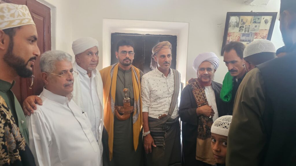 مشايخ ومرجعيات قبائل يافع بني مالك وآل هرهره حضرموت في زيارة لمنصب سادة ومنصب عينات ومقدم طائلة بني ظنة للتهنئة والمعاودة بمناسبة عيد الأضحى المبارك "شاهد الصور"ض مشايخ ومرجعيات قبائل يافع بني مالك وآل هرهره حضرموت في زيارة لمنصب سادة ومنصب عينات ومقدم طائلة بني ظنة للتهنئة والمعاودة بمناسبة عيد الأضحى المبارك "شاهد الصور"ض