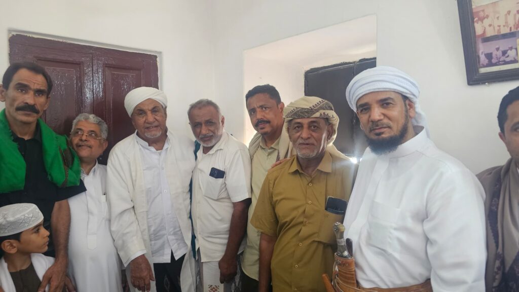 مشايخ ومرجعيات قبائل يافع بني مالك وآل هرهره حضرموت في زيارة لمنصب سادة ومنصب عينات ومقدم طائلة بني ظنة للتهنئة والمعاودة بمناسبة عيد الأضحى المبارك "شاهد الصور"ض مشايخ ومرجعيات قبائل يافع بني مالك وآل هرهره حضرموت في زيارة لمنصب سادة ومنصب عينات ومقدم طائلة بني ظنة للتهنئة والمعاودة بمناسبة عيد الأضحى المبارك "شاهد الصور"ض