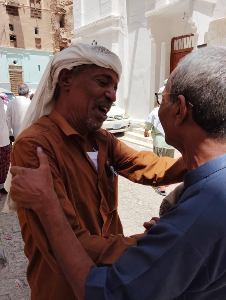 ثانوية سيئون دفعة 76-77 تحتفل بمرور 25 عاماً على تخرجها في أجواء عيدية بمدينة شبام التاريخية ثانوية سيئون دفعة 76-77 تحتفل بمرور 25 عاماً على تخرجها في أجواء عيدية بمدينة شبام التاريخية