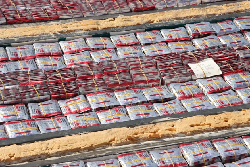 في انجاز امني كبير .. كتيبة أمن الوديعة تحبط تهريب مليونًا وخمسة آلاف قرص مخدر كانت في طريقها إلى السعودية مخبأة في شاحنة تبريد "شاهد الصور" في انجاز امني كبير .. كتيبة أمن الوديعة تحبط تهريب مليونًا وخمسة آلاف قرص مخدر كانت في طريقها إلى السعودية مخبأة في شاحنة تبريد "شاهد الصور"