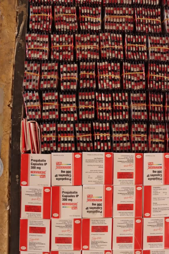 في انجاز امني كبير .. كتيبة أمن الوديعة تحبط تهريب مليونًا وخمسة آلاف قرص مخدر كانت في طريقها إلى السعودية مخبأة في شاحنة تبريد "شاهد الصور" في انجاز امني كبير .. كتيبة أمن الوديعة تحبط تهريب مليونًا وخمسة آلاف قرص مخدر كانت في طريقها إلى السعودية مخبأة في شاحنة تبريد "شاهد الصور"