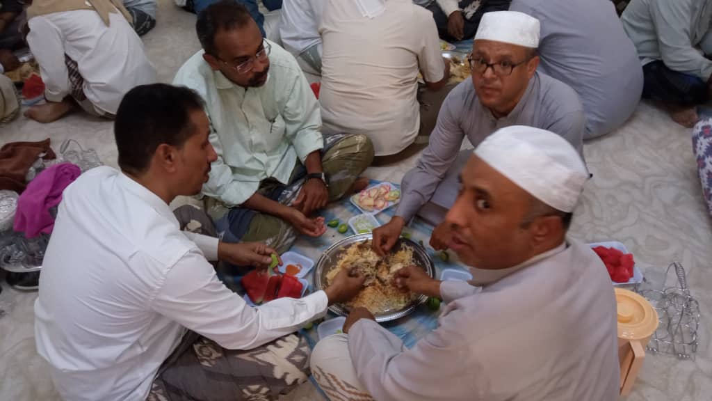 دفعة ثانوية الصبان. للعام 95-96 تعود إلى أرض الذكريات في سيئون وتُحيي حنين الزمن الجميل "صور" دفعة ثانوية الصبان. للعام 95-96 تعود إلى أرض الذكريات في سيئون وتُحيي حنين الزمن الجميل "صور"