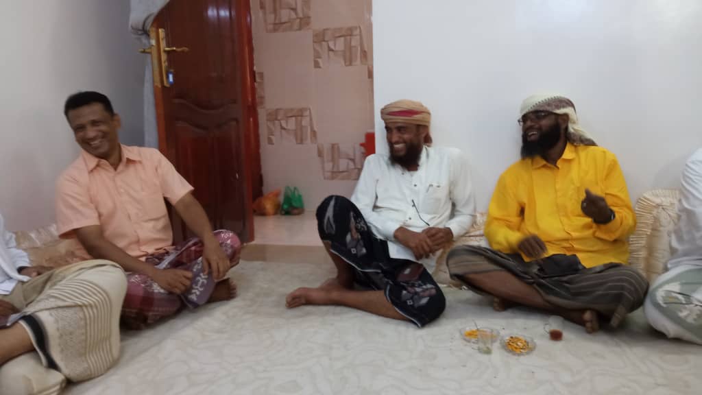 دفعة ثانوية الصبان. للعام 95-96 تعود إلى أرض الذكريات في سيئون وتُحيي حنين الزمن الجميل "صور" دفعة ثانوية الصبان. للعام 95-96 تعود إلى أرض الذكريات في سيئون وتُحيي حنين الزمن الجميل "صور"