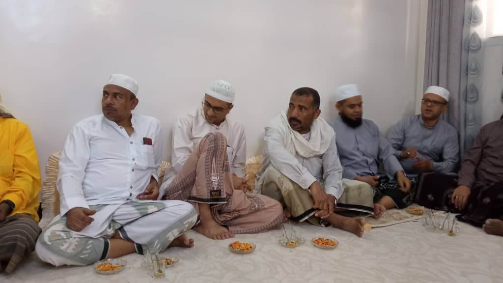 دفعة ثانوية الصبان. للعام 95-96 تعود إلى أرض الذكريات في سيئون وتُحيي حنين الزمن الجميل "صور" دفعة ثانوية الصبان. للعام 95-96 تعود إلى أرض الذكريات في سيئون وتُحيي حنين الزمن الجميل "صور"