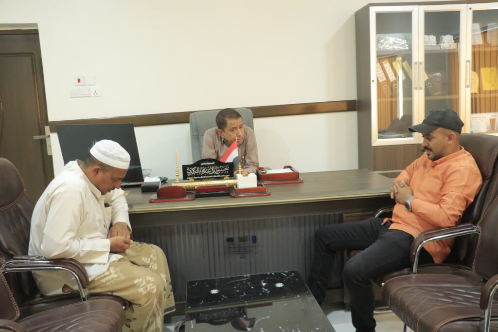 مكتب الأشغال بسيئون يقيم العواد السنوي لموظفيه بحضور مدير عام المكتب بالوادي والصحراء "شاهد الصور" مكتب الأشغال بسيئون يقيم العواد السنوي لموظفيه بحضور مدير عام المكتب بالوادي والصحراء "شاهد الصور"