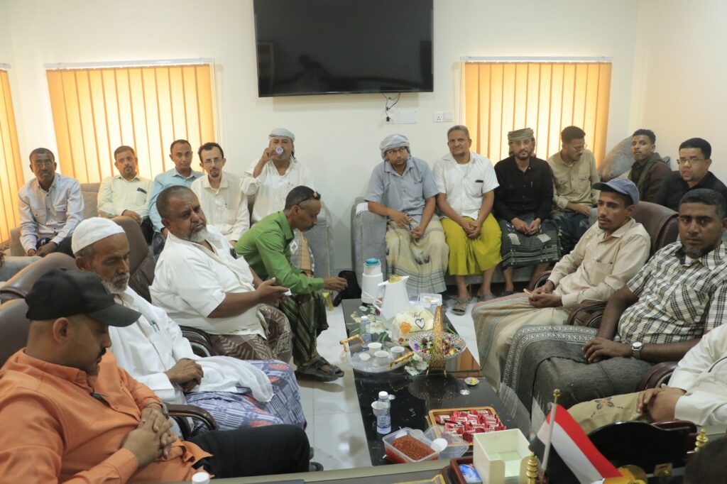 مكتب الأشغال بسيئون يقيم العواد السنوي لموظفيه بحضور مدير عام المكتب بالوادي والصحراء "شاهد الصور" مكتب الأشغال بسيئون يقيم العواد السنوي لموظفيه بحضور مدير عام المكتب بالوادي والصحراء "شاهد الصور"