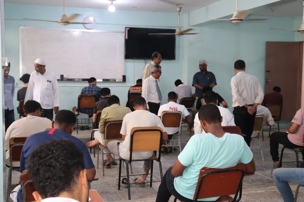 نائب رئيس جامعة الأحقاف يدشّن امتحانات الفصل الدراسي الثاني بكليات الجامعة بالمكلا نائب رئيس جامعة الأحقاف يدشّن امتحانات الفصل الدراسي الثاني بكليات الجامعة بالمكلا