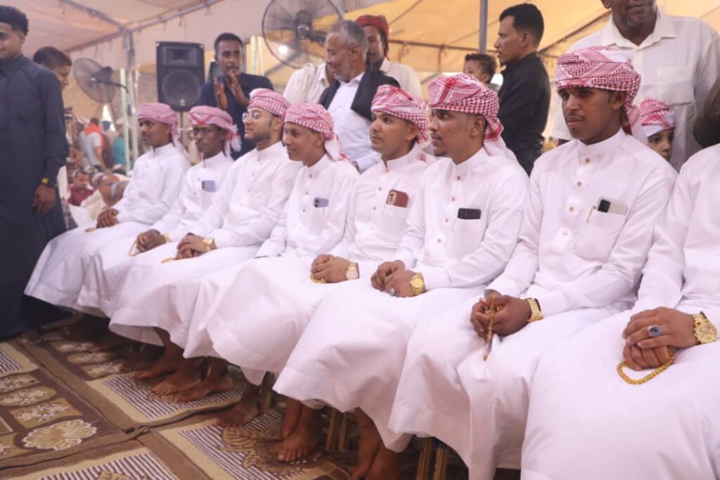 قبيلة آل بن سلمان تحتفل بزفاف 26 عريسً وعروس في زواج جماعي خامس بمدينة تاربة قبيلة آل بن سلمان تحتفل بزفاف 26 عريسً وعروس في زواج جماعي خامس بمدينة تاربة