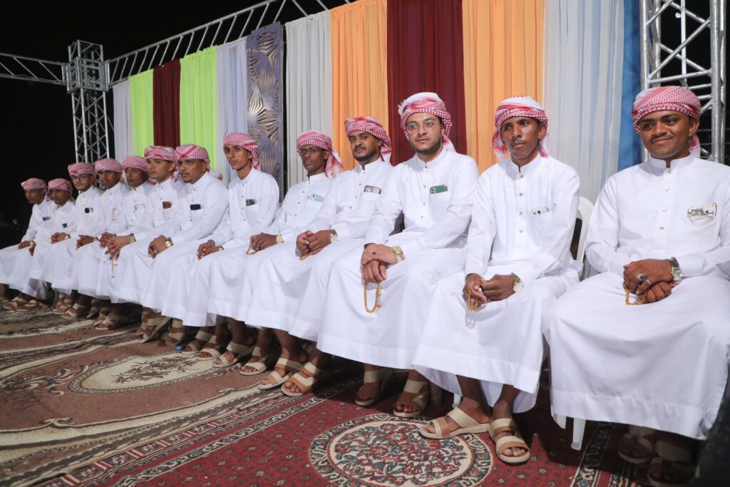 قبيلة آل بن سلمان تحتفل بزفاف 26 عريسً وعروس في زواج جماعي خامس بمدينة تاربة قبيلة آل بن سلمان تحتفل بزفاف 26 عريسً وعروس في زواج جماعي خامس بمدينة تاربة