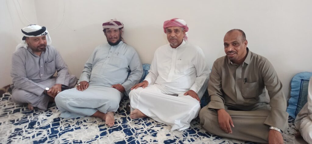 حاضرة حضرموت وكندة تؤدي واجب العزاء لأسرة آل عباد في وفاة ابنهم الشهيد علي صالح ربيع عباد حاضرة حضرموت وكندة تؤدي واجب العزاء لأسرة آل عباد في وفاة ابنهم الشهيد علي صالح ربيع عباد