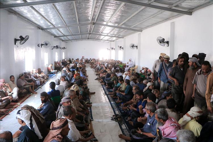 اخبار محافظات اليمن - صور/ انتقالي شبوة يتقدم جموع المشيعين للشهيد الخليفي ويُحمّل مأرب مسؤولية الغدر ويتوعد قتلة اخبار محافظات اليمن - صور/ انتقالي شبوة يتقدم جموع المشيعين للشهيد الخليفي ويُحمّل مأرب مسؤولية الغدر ويتوعد قتلة