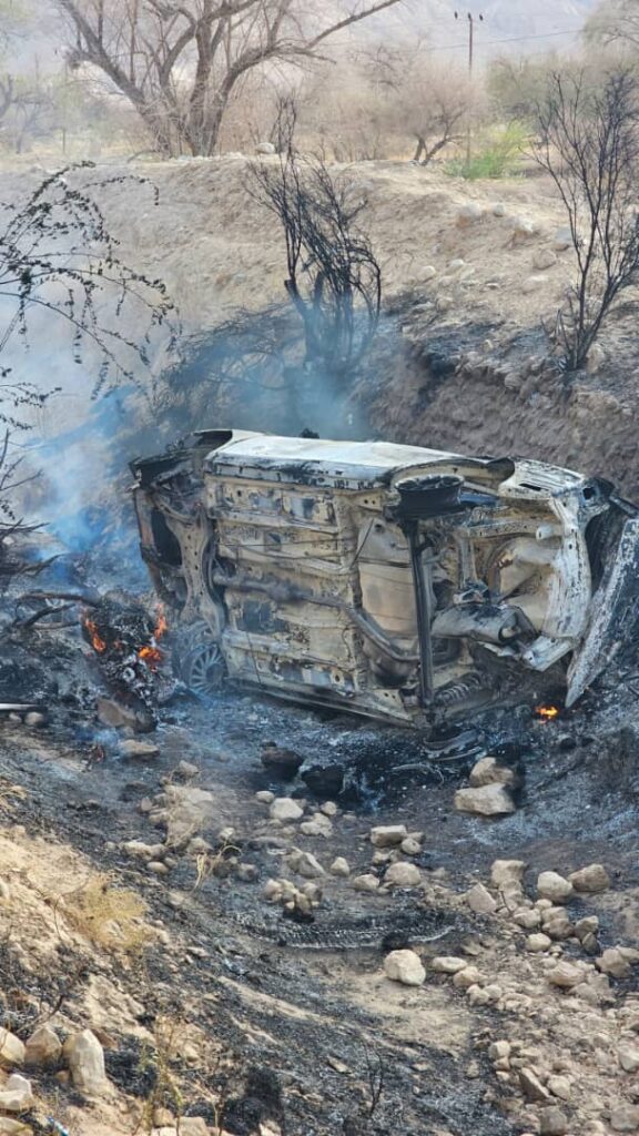 حادث انقلاب سيارة يؤدي بحياة شاب في دوعن "شاهد الصور" حادث انقلاب سيارة يؤدي بحياة شاب في دوعن "شاهد الصور"