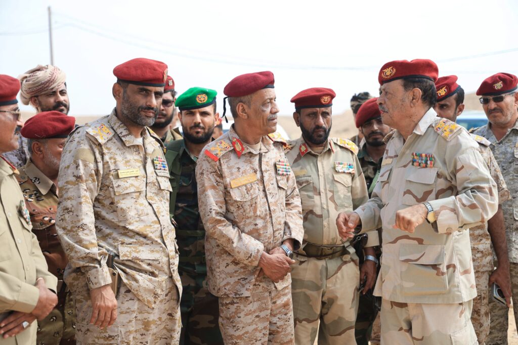 مؤكداً دعم المنطقة العسكرية الثانية الكامل لمحور الغيضة العسكري:قائد المنطقة العسكرية الثانية يتفقد معسكر قيادة محور الغيضة وفرع الشرطة العسكرية والمدرسة القتالية بالغيضة مؤكداً دعم المنطقة العسكرية الثانية الكامل لمحور الغيضة العسكري:قائد المنطقة العسكرية الثانية يتفقد معسكر قيادة محور الغيضة وفرع الشرطة العسكرية والمدرسة القتالية بالغيضة