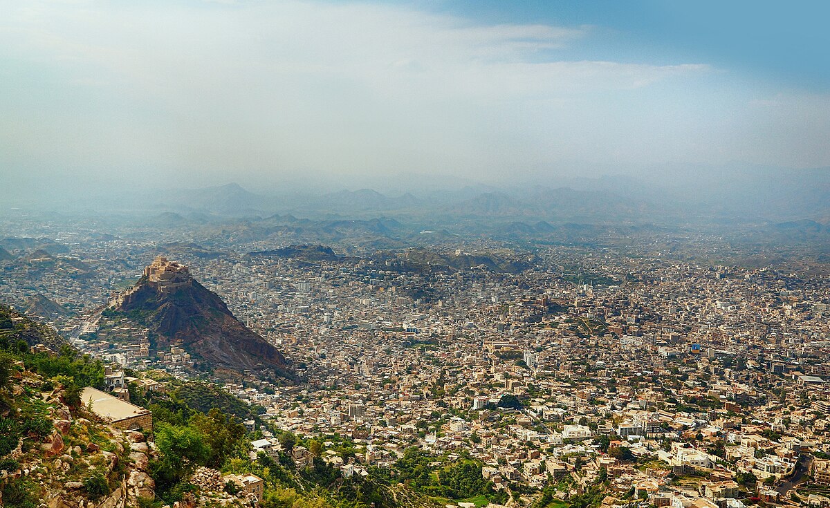خطيب إصلاحي يخاطب سلطة الاخوان بتعز : اين تذهب الموارد يا لصوص؟ خطيب إصلاحي يخاطب سلطة الاخوان بتعز : اين تذهب الموارد يا لصوص؟