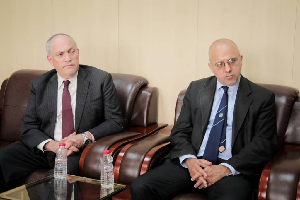 نائب رئيس الهيئة الوطنية للإعلام الجنوب يلتقي وفد منتدى الشرق الأوسط في العاصمة عدن. نائب رئيس الهيئة الوطنية للإعلام الجنوب يلتقي وفد منتدى الشرق الأوسط في العاصمة عدن.