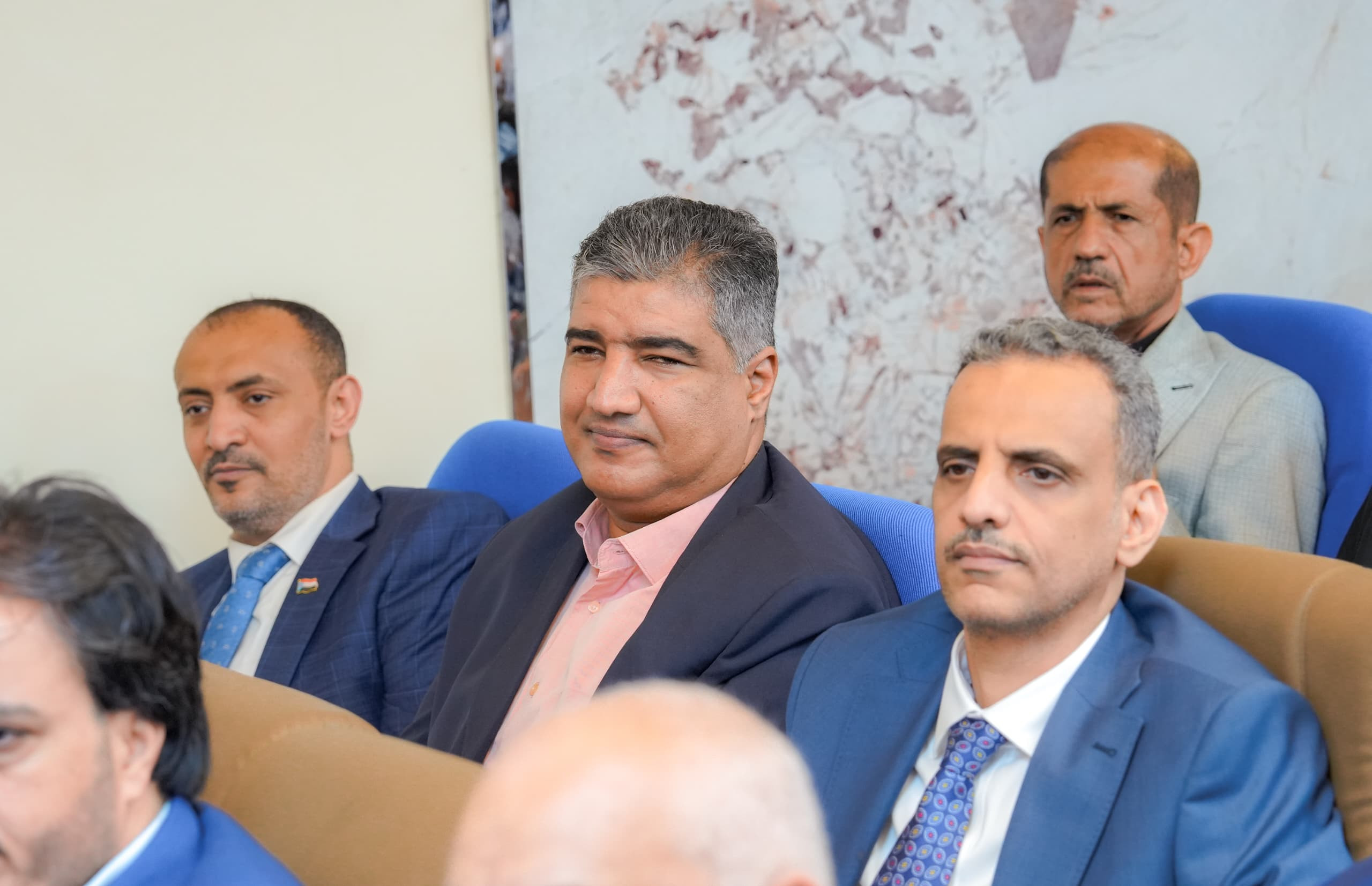 الرئيس الزُبيدي يرأس اجتماعاً موسعاً لقيادات المجلس الانتقالي الجنوبي الرئيس الزُبيدي يرأس اجتماعاً موسعاً لقيادات المجلس الانتقالي الجنوبي