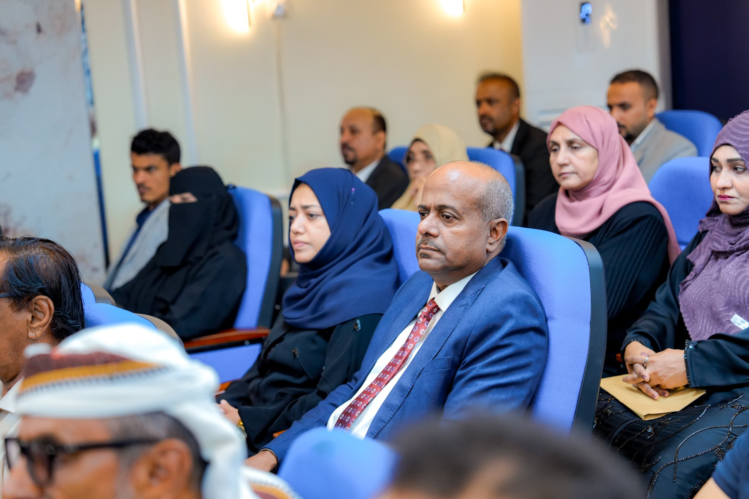 الرئيس الزُبيدي يرأس اجتماعاً موسعاً لقيادات المجلس الانتقالي الجنوبي الرئيس الزُبيدي يرأس اجتماعاً موسعاً لقيادات المجلس الانتقالي الجنوبي