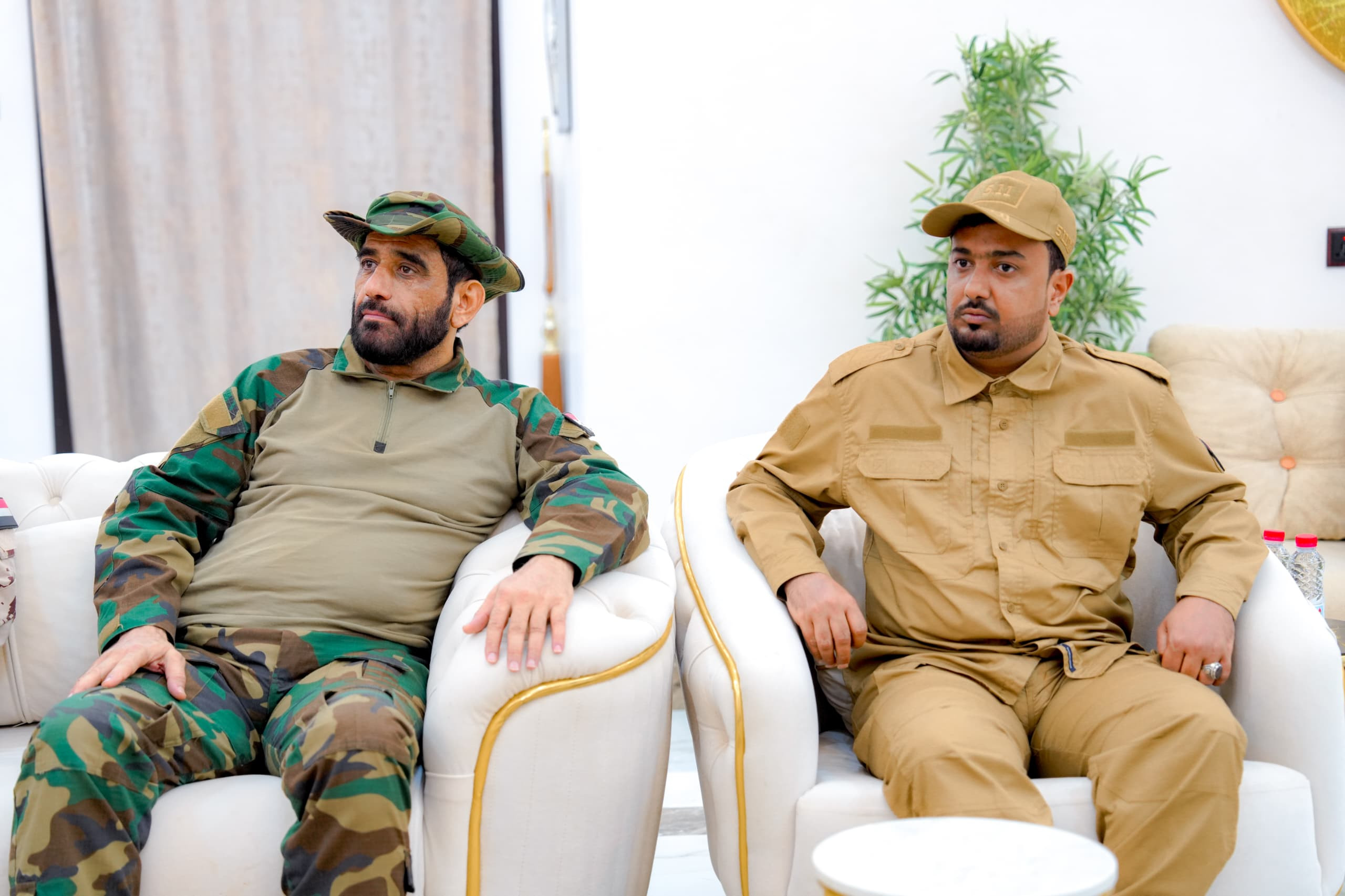 الرئيس الزُبيدي يرأس اجتماعًا بقيادة قوات دفاع شبوة الرئيس الزُبيدي يرأس اجتماعًا بقيادة قوات دفاع شبوة