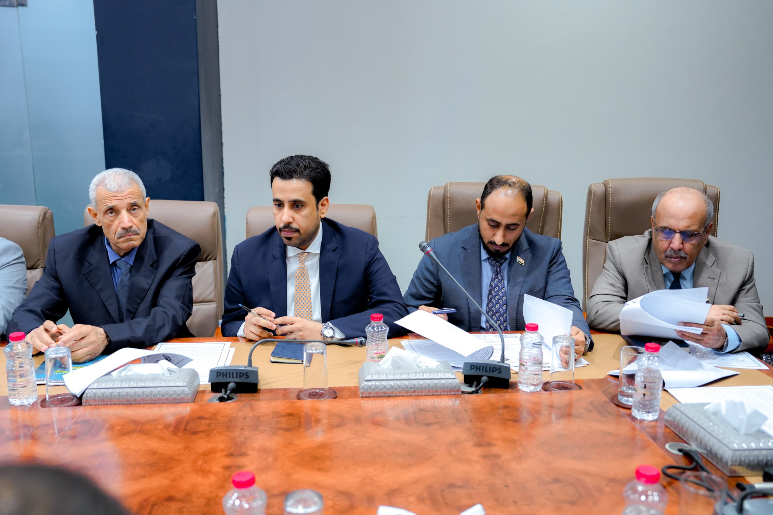 هيئة الرئاسة تقف أمام مستجدات الأوضاع المحلية وخطط التطوير التنظيمي بالمجلس هيئة الرئاسة تقف أمام مستجدات الأوضاع المحلية وخطط التطوير التنظيمي بالمجلس