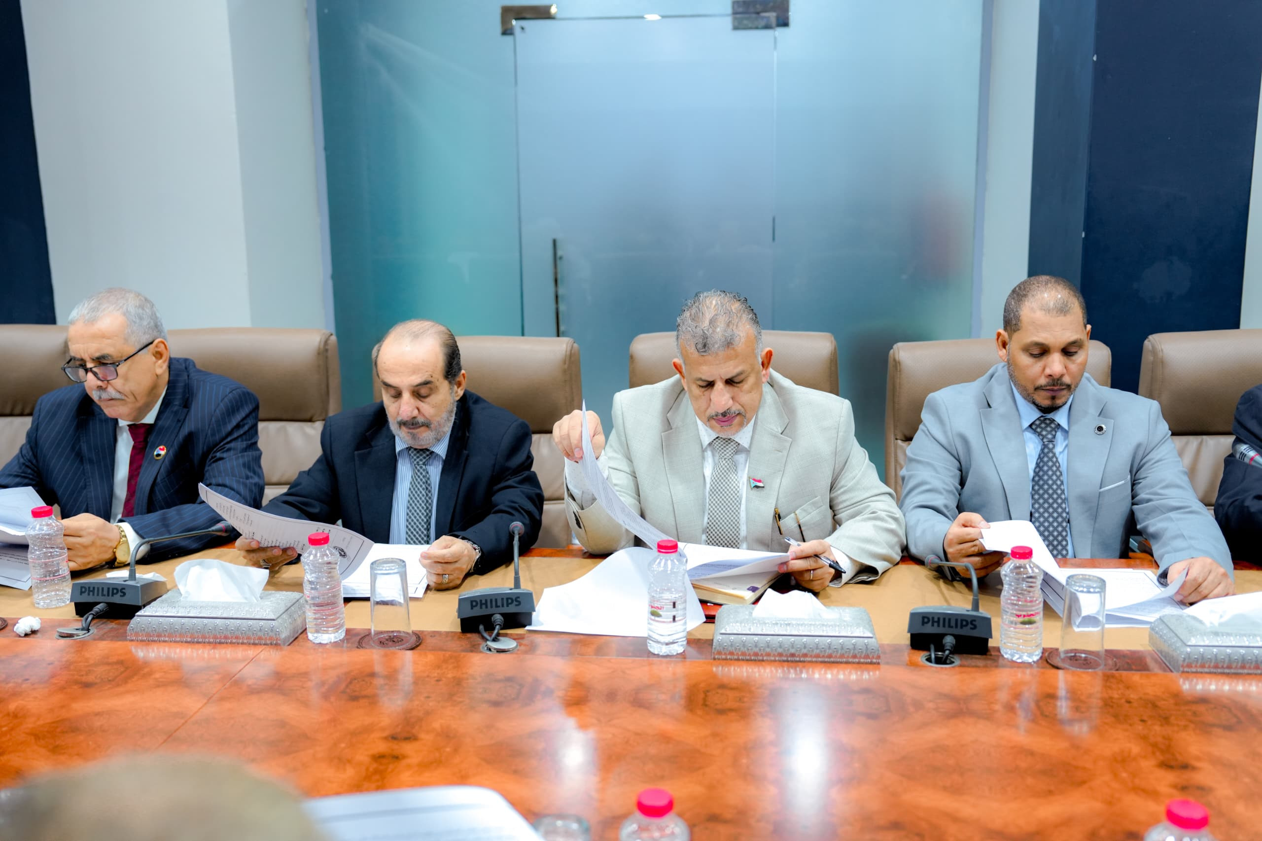 هيئة الرئاسة تقف أمام مستجدات الأوضاع المحلية وخطط التطوير التنظيمي بالمجلس هيئة الرئاسة تقف أمام مستجدات الأوضاع المحلية وخطط التطوير التنظيمي بالمجلس