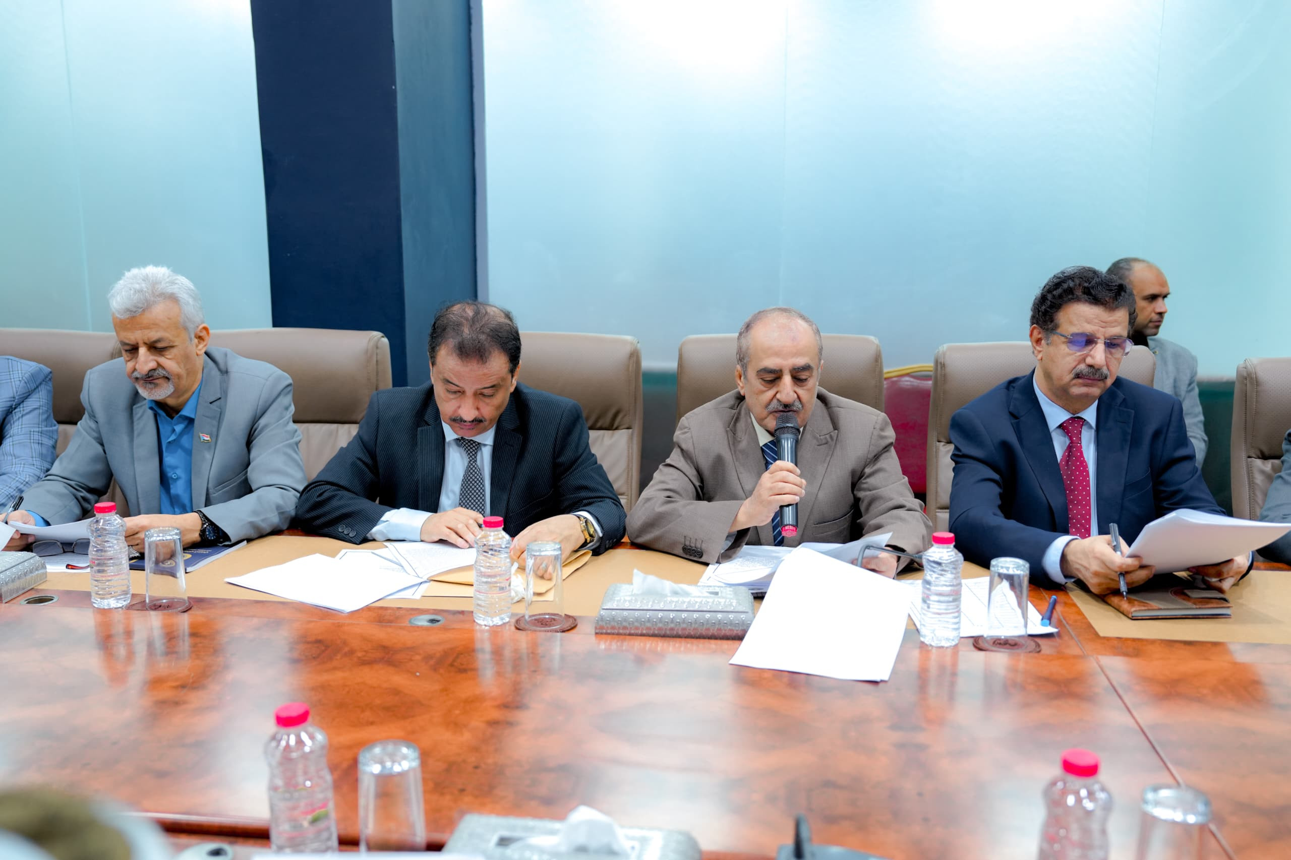 هيئة الرئاسة تقف أمام مستجدات الأوضاع المحلية وخطط التطوير التنظيمي بالمجلس هيئة الرئاسة تقف أمام مستجدات الأوضاع المحلية وخطط التطوير التنظيمي بالمجلس