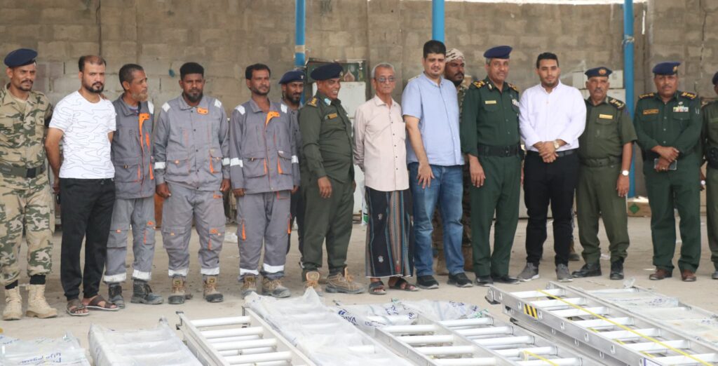 العميد عبدالعزيز الجابري يفتتح عدة مشاريع في فرع مصلحة الدفاع المدني بالمكلا العميد عبدالعزيز الجابري يفتتح عدة مشاريع في فرع مصلحة الدفاع المدني بالمكلا