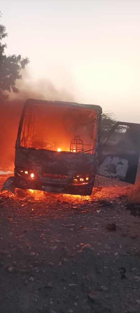 هجوم إرهابي يستهدف باص عمال مصنع أسمنت الوحدة في أبين "شاهد الصور" هجوم إرهابي يستهدف باص عمال مصنع أسمنت الوحدة في أبين "شاهد الصور"