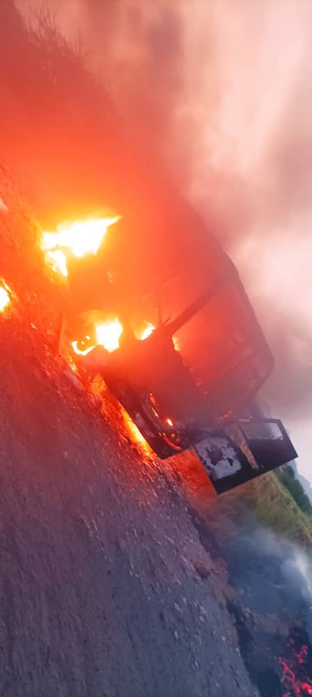 هجوم إرهابي يستهدف باص عمال مصنع أسمنت الوحدة في أبين "شاهد الصور" هجوم إرهابي يستهدف باص عمال مصنع أسمنت الوحدة في أبين "شاهد الصور"