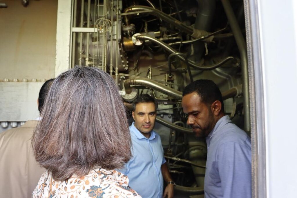 المدير الإقليمي للبنك الدولي يزور محطة بترومسيلة ويشيد بأدائها ومهنيتها المدير الإقليمي للبنك الدولي يزور محطة بترومسيلة ويشيد بأدائها ومهنيتها