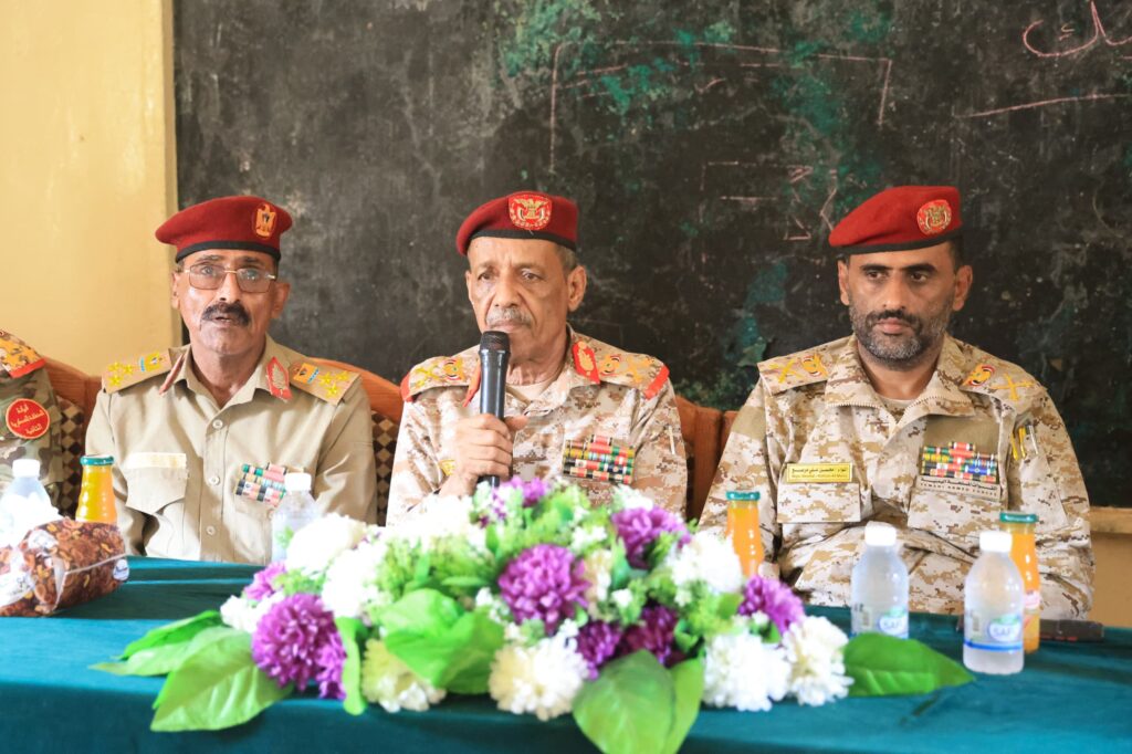 مؤكداً دعم المنطقة العسكرية الثانية الكامل لمحور الغيضة العسكري .. قائد المنطقة العسكرية الثانية يتفقد معسكر قيادة محور الغيضة وفرع الشرطة العسكرية والمدرسة القتالية بالغيضة مؤكداً دعم المنطقة العسكرية الثانية الكامل لمحور الغيضة العسكري .. قائد المنطقة العسكرية الثانية يتفقد معسكر قيادة محور الغيضة وفرع الشرطة العسكرية والمدرسة القتالية بالغيضة