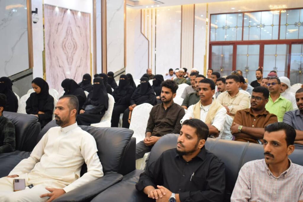 المكلا : جلسة حوارية مفتوحة لنخبة من شباب حضرموت مع الأمين العام لمؤتمر حضرموت الجامع المكلا : جلسة حوارية مفتوحة لنخبة من شباب حضرموت مع الأمين العام لمؤتمر حضرموت الجامع