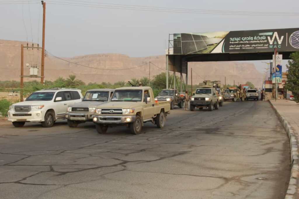 بقيادة اللواء الركن صالح محمد الجعيملاني تحركات عسكرية لتعزيز الأمن في المديريات الصحراوية شرق حضرموت "صور" بقيادة اللواء الركن صالح محمد الجعيملاني تحركات عسكرية لتعزيز الأمن في المديريات الصحراوية شرق حضرموت "صور"