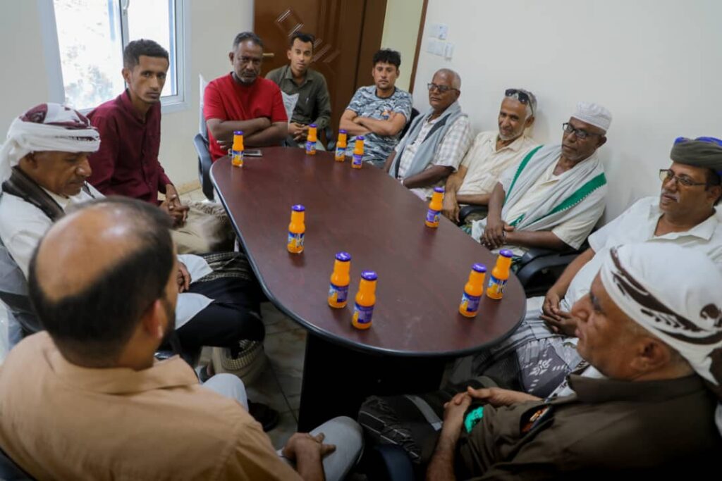 فريق الأهلي بتاربة يكرم شركة مصنع الريادة لصوامع الغلال ومطاحن الدقيق بالمكلا تقديرًا لدعمها الرياضي فريق الأهلي بتاربة يكرم شركة مصنع الريادة لصوامع الغلال ومطاحن الدقيق بالمكلا تقديرًا لدعمها الرياضي