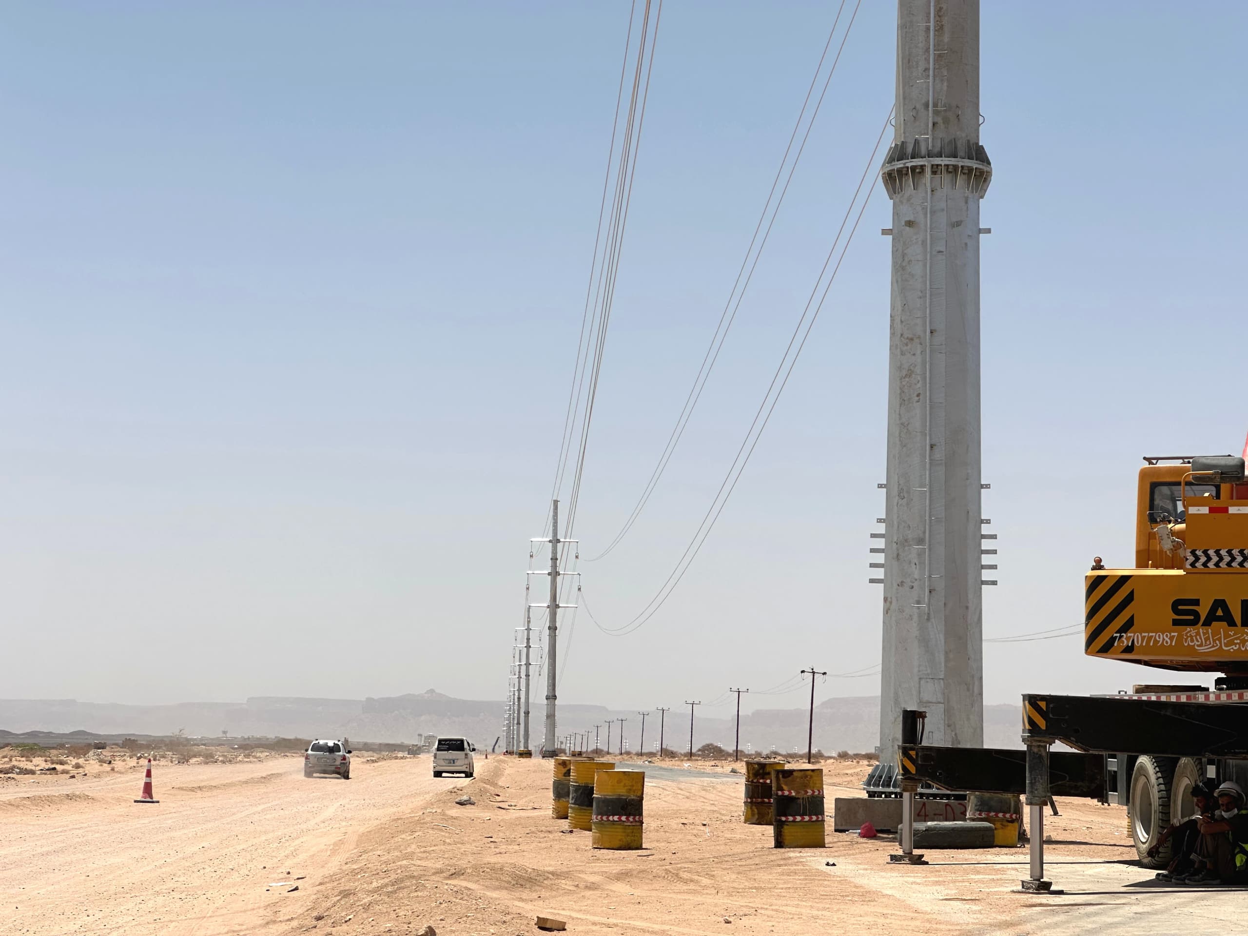 تواصل الأعمال الفنية في المرحلة النهائية من مشروع الطاقة الشمسية بشبوة بتمويل إماراتي - تواصل الأعمال الفنية في المرحلة النهائية من مشروع الطاقة الشمسية بشبوة بتمويل إماراتي -