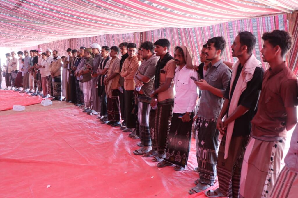 أهالي عسد الفاية وذنبات يحتفون بالزواج الجماعي الثالث بمشاركة 70 عريس وعروس بمديرية الريدة وقصيعر "شاهد الصور" أهالي عسد الفاية وذنبات يحتفون بالزواج الجماعي الثالث بمشاركة 70 عريس وعروس بمديرية الريدة وقصيعر "شاهد الصور"