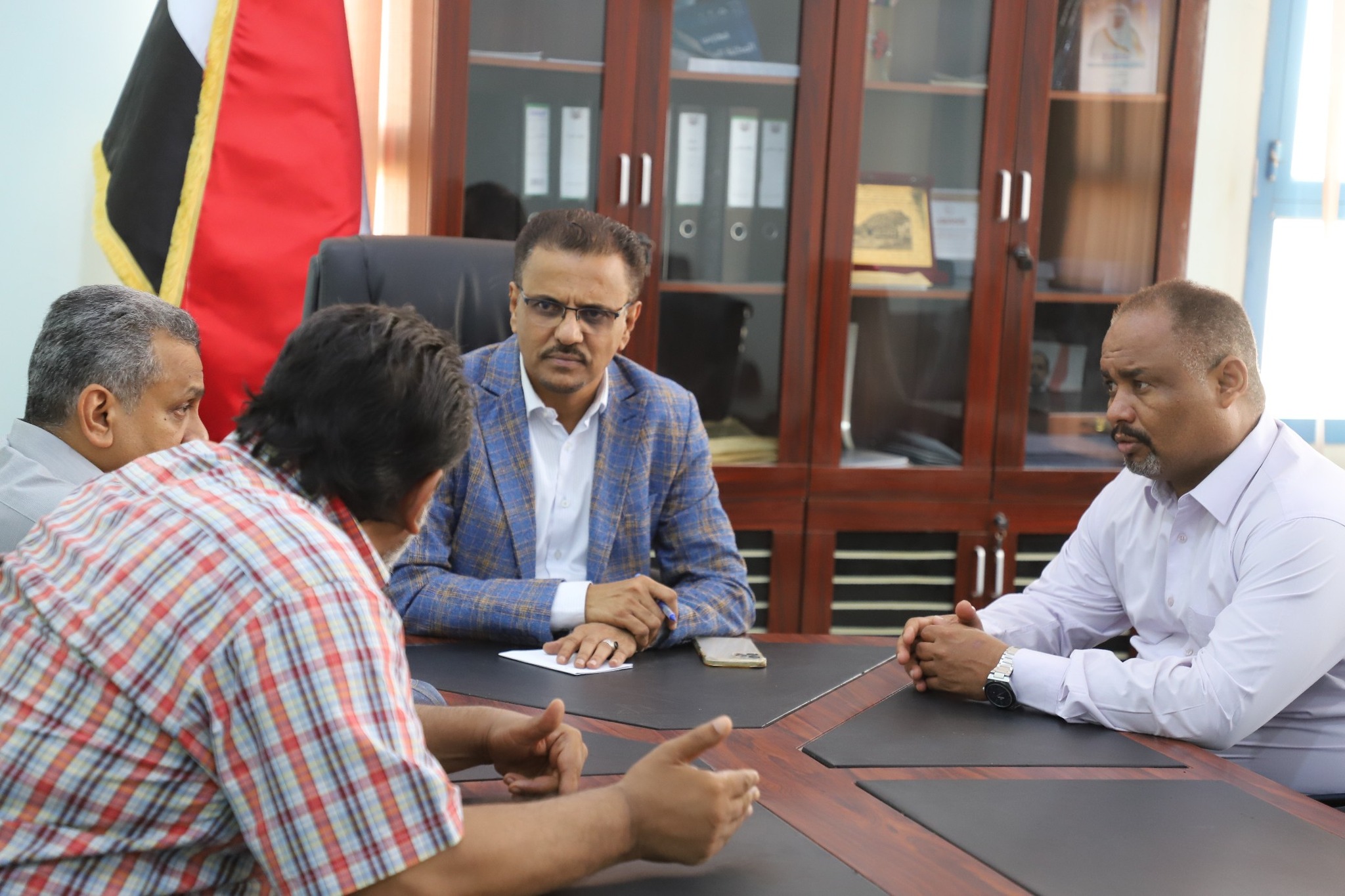 الأمين العام لمحلي حضرموت يوجه بتكثيف النزولات الميدانية للرقابة على الأسعار الأمين العام لمحلي حضرموت يوجه بتكثيف النزولات الميدانية للرقابة على الأسعار