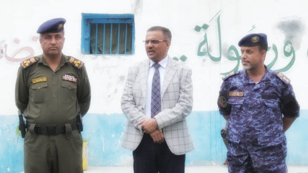 الأمين العام لمحلي حضرموت يتفقد سير العمل بأقسام مبنى أمن مديرية المكلا الأمين العام لمحلي حضرموت يتفقد سير العمل بأقسام مبنى أمن مديرية المكلا