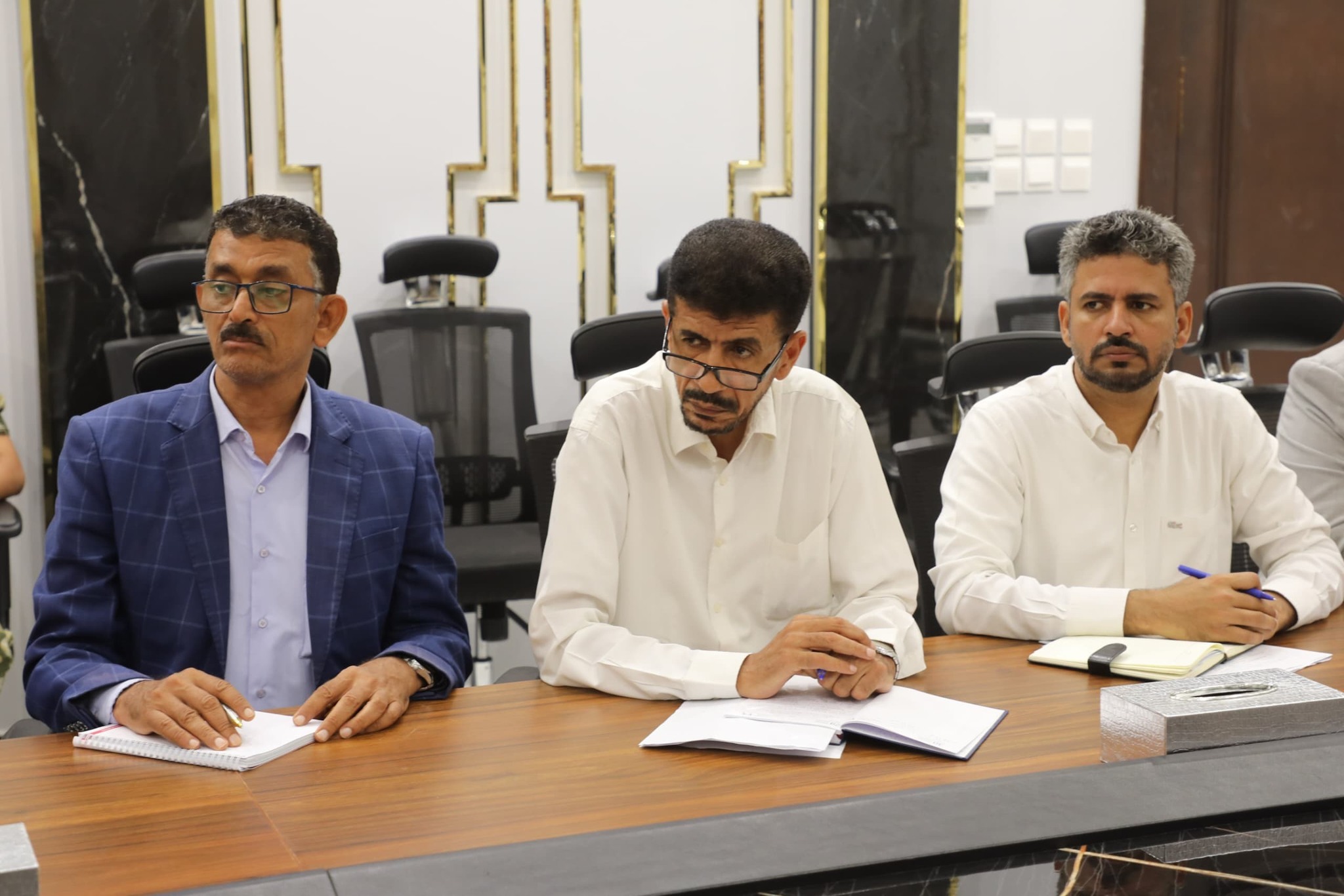 محافظ حضرموت يوجه بتكثيف الحملات الميدانية لمراقبة وضبط أسعار السلع في الأسواق ويؤكد أن التلاعب بقوت المواطنين أمر مرفوض تماماً محافظ حضرموت يوجه بتكثيف الحملات الميدانية لمراقبة وضبط أسعار السلع في الأسواق ويؤكد أن التلاعب بقوت المواطنين أمر مرفوض تماماً