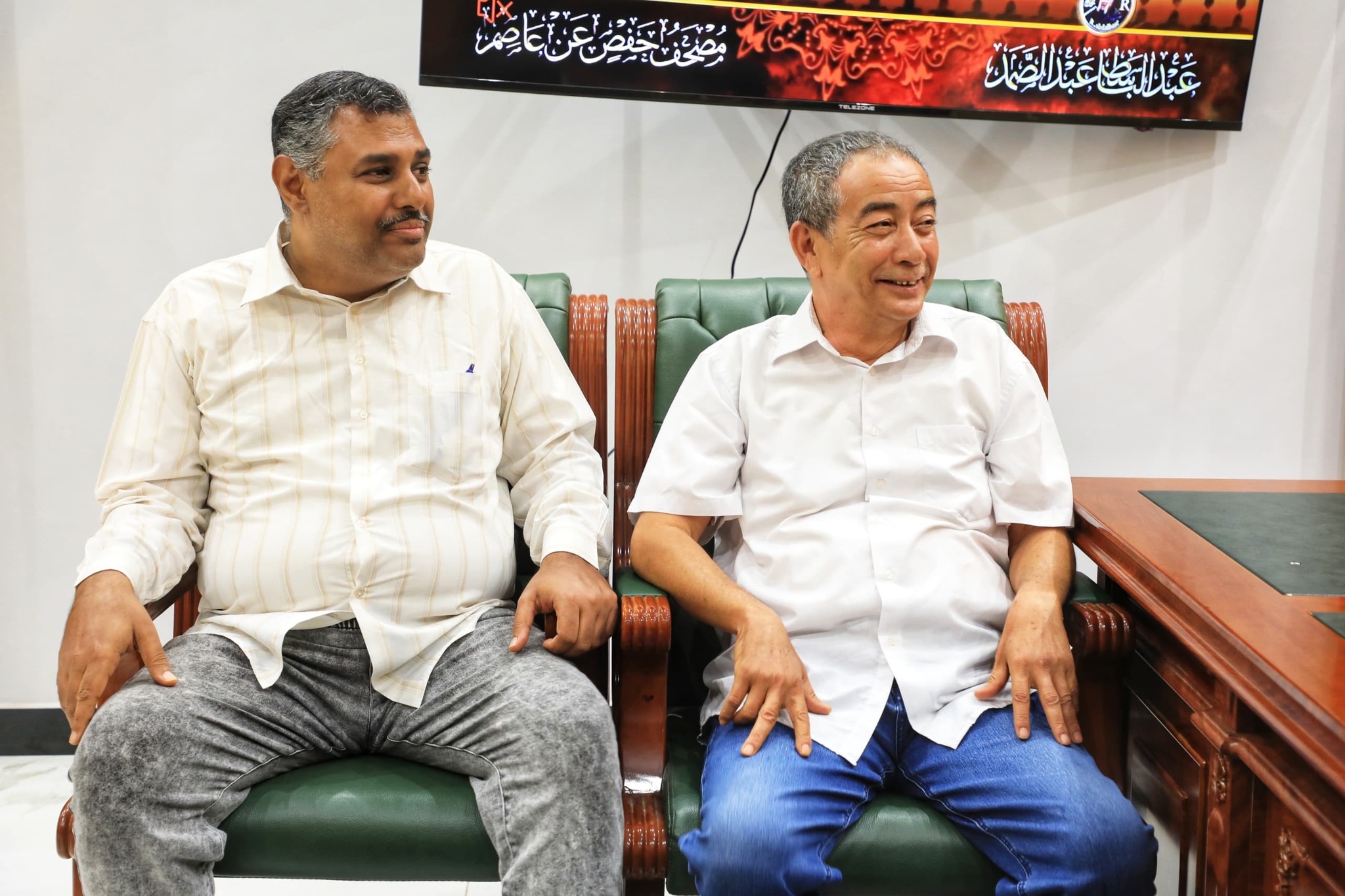 محافظ حضرموت يلتقي قيادة شركة "بترومسيلة" ويؤكد أهمية الحفاظ على الشركة ككيان وطني محافظ حضرموت يلتقي قيادة شركة "بترومسيلة" ويؤكد أهمية الحفاظ على الشركة ككيان وطني