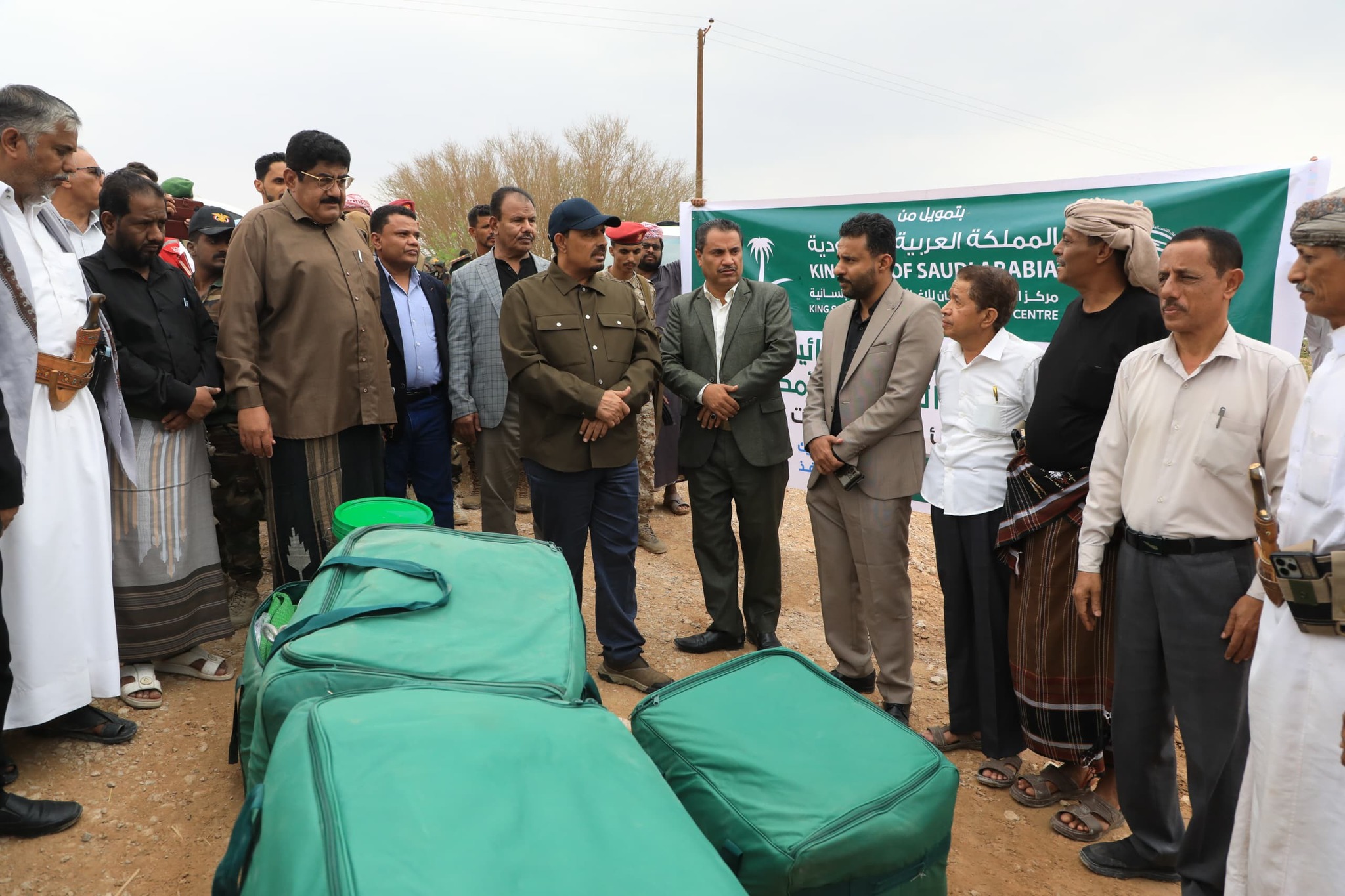 محافظ حضرموت يتفقد الأضرار الناتجة عن المنخفض الجوي بمديريات تريم وشبام ووادي العين وحورة ويدشن مشروع إغاثة عاجل للمتضررين محافظ حضرموت يتفقد الأضرار الناتجة عن المنخفض الجوي بمديريات تريم وشبام ووادي العين وحورة ويدشن مشروع إغاثة عاجل للمتضررين