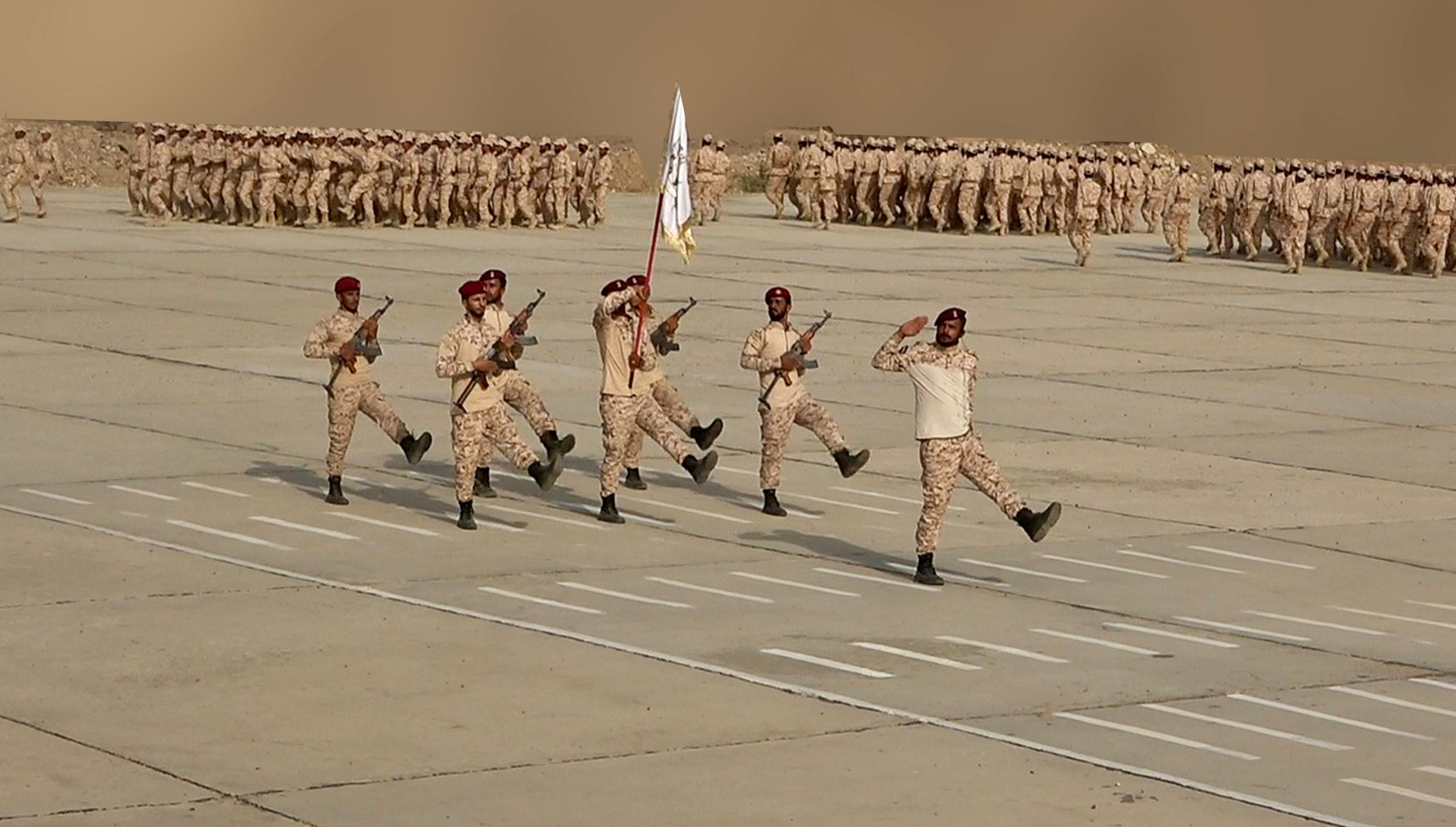 قوات العمالقة الجنوبية تشهد عرضًا عسكريًّا مهيبًا لتخرج الدفعة الـ60 من منتسبيها قوات العمالقة الجنوبية تشهد عرضًا عسكريًّا مهيبًا لتخرج الدفعة الـ60 من منتسبيها