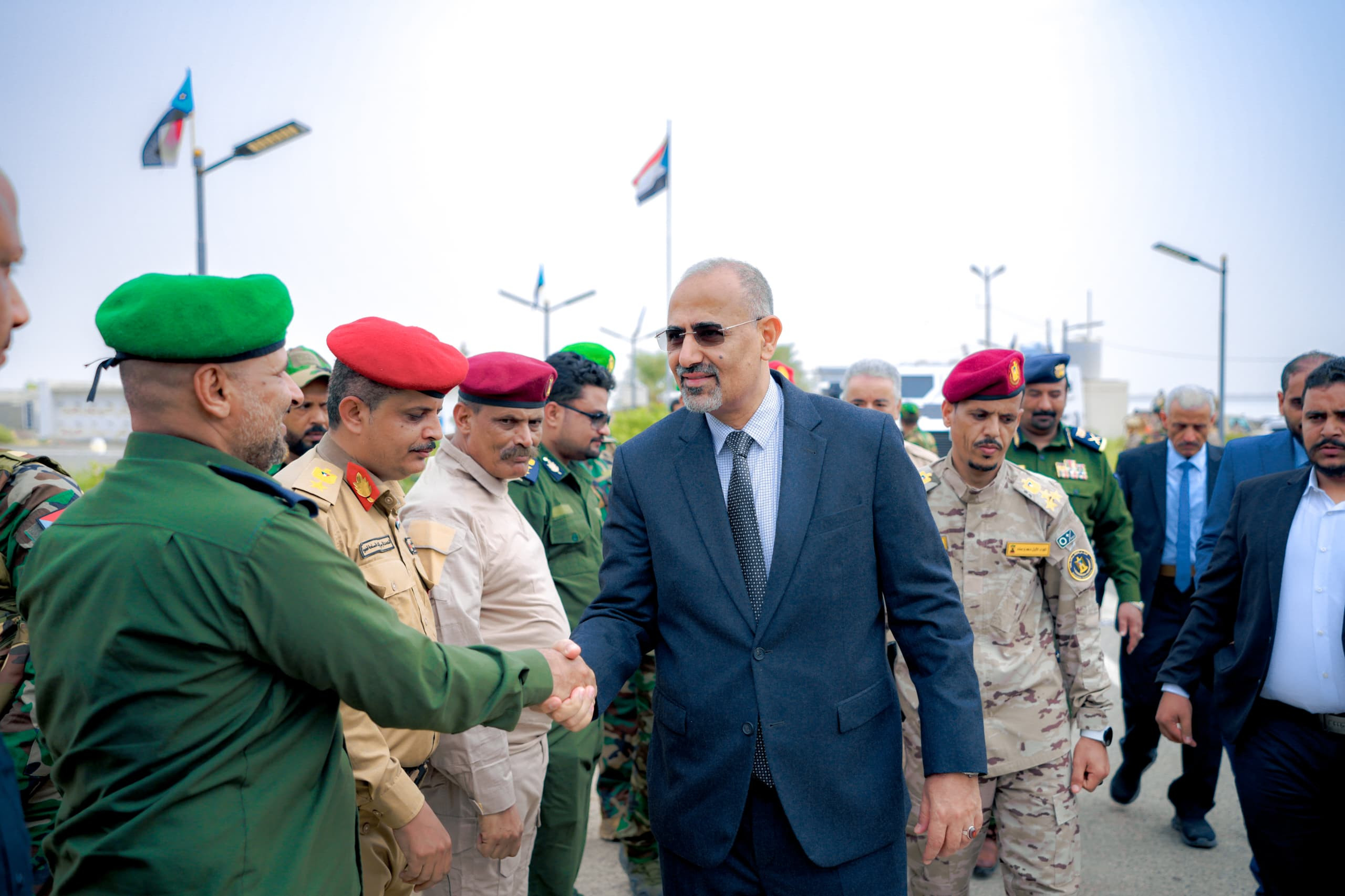 الرئيس الزُبيدي يزور النصب التذكاري للشهيد القائد منير أبو اليمامة ورفاقه الرئيس الزُبيدي يزور النصب التذكاري للشهيد القائد منير أبو اليمامة ورفاقه